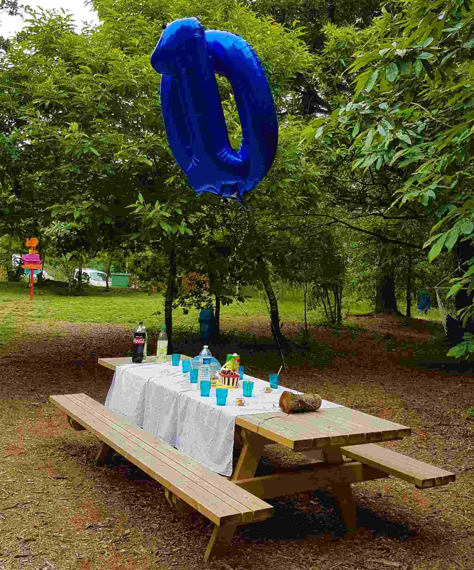 anniversaire table décorée balon